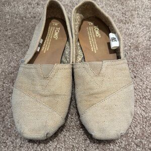 💜 3 for $10 TOMS Natural Canvas Slip-Ons